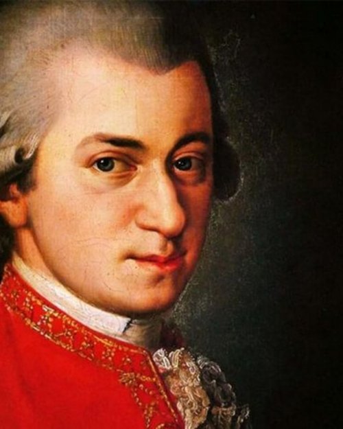 Ritratto di Wolfgang Amadeus Mozart con abito rosso del periodo classico
